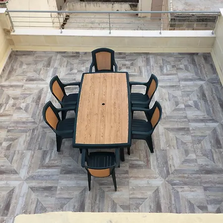 Apartments, Triq Il-kurcifiss, L-isla セングレア