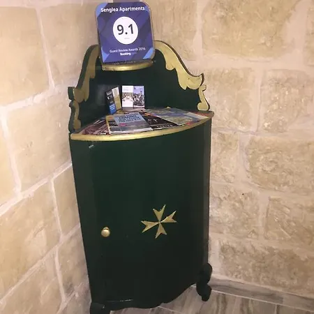 Apartments, Triq Il-kurcifiss, L-isla *