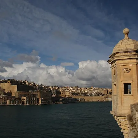 Apartments, Triq Il-kurcifiss, L-isla Senglea