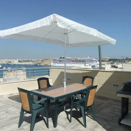 Apartments, Triq Il-kurcifiss, L-isla Senglea