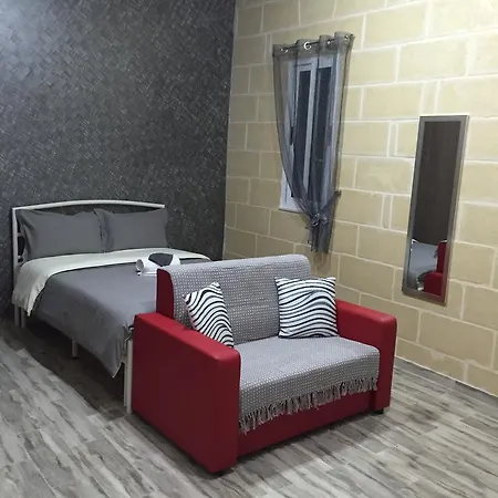 Apartments, Triq Il-kurcifiss, L-isla