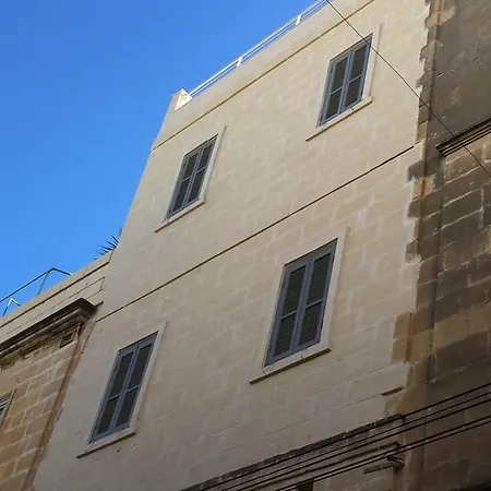 Apartments, Triq Il-kurcifiss, L-isla