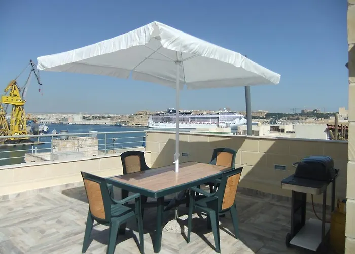 Apartments, Triq Il-kurcifiss, L-isla Сенглея