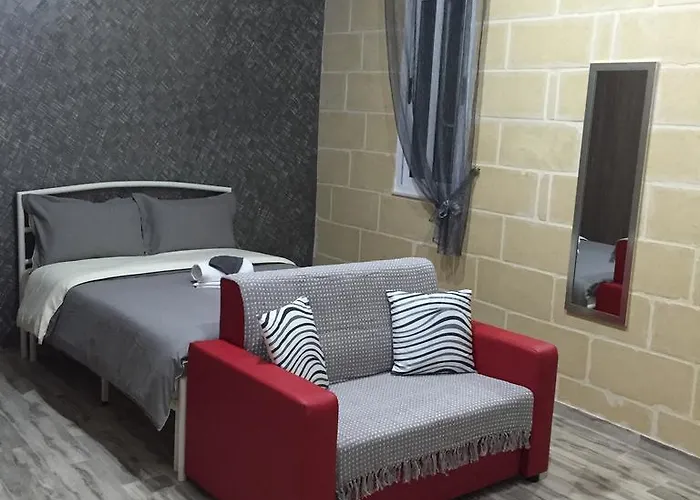 Apartments, Triq Il-kurcifiss, L-isla