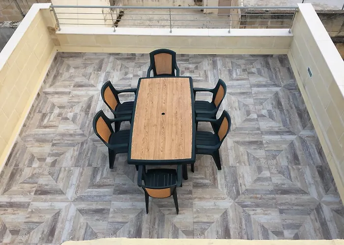 Apartments, Triq Il-kurcifiss, L-isla Senglea