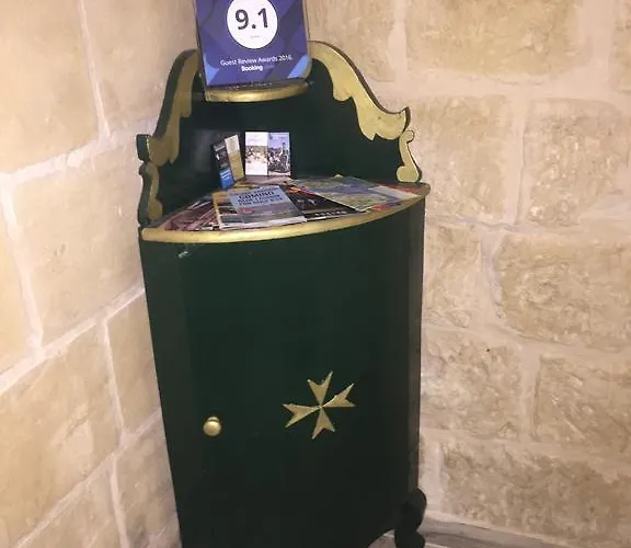 Apartments, Triq Il-kurcifiss, L-isla *